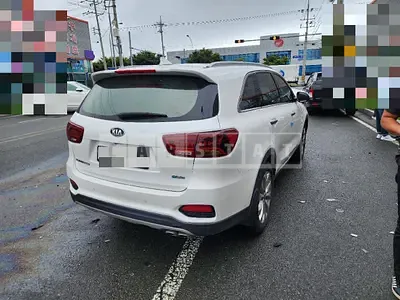 Photo 1 of 9: 2017 Kia Sorento 2.2, VIN KNAPH81BBJA412268 — Korean insurance auction