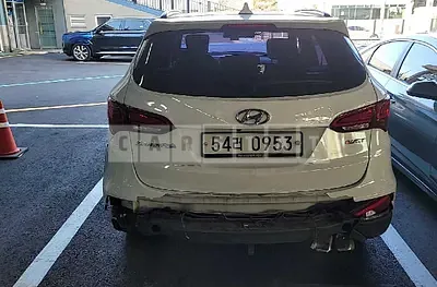 Photo 1 of 10: 2016 Hyundai Santa Fe, VIN KMHSW81UBGU625730 — Korean insurance auction