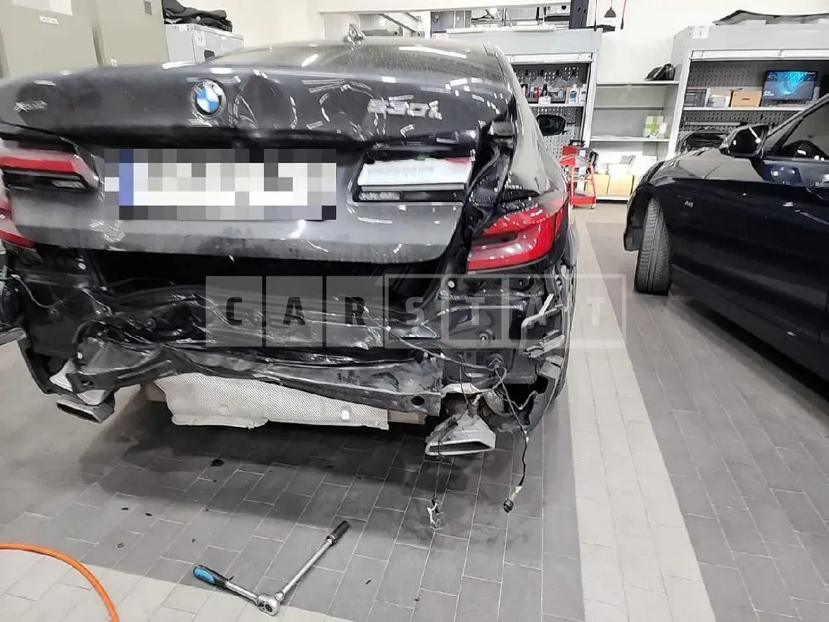 Photo 2 of 41: 2021 BMW 530i xDrive, VIN WBA31BJ03MWX28447 — Korean insurance auction