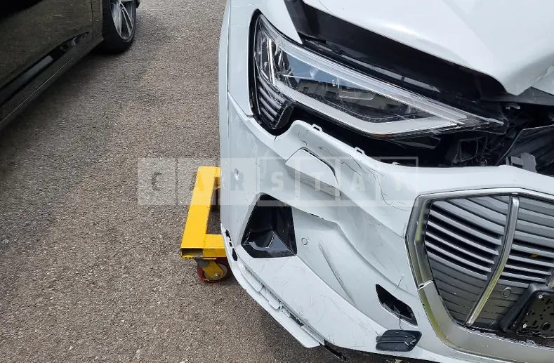 Photo 2 of 48: 2021 Audi e-tron 55 quattro, VIN WAUZZZGE8MB041714 — Korean insurance auction