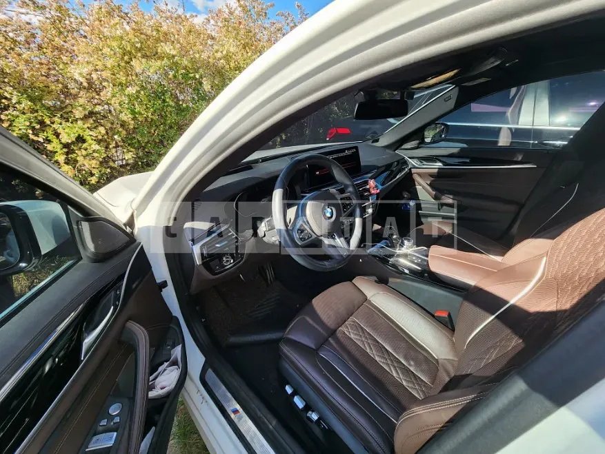 Photo 2 of 11: 2022 BMW 530i, VIN WBA71BH0XNCK06666 — Korean insurance auction