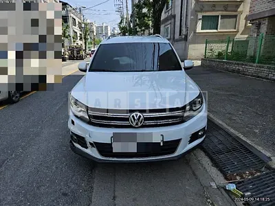 Photo 1 of 13: 2015 Volkswagen Tiguan 2.0 TDI Blue Motion — Korean insurance auction