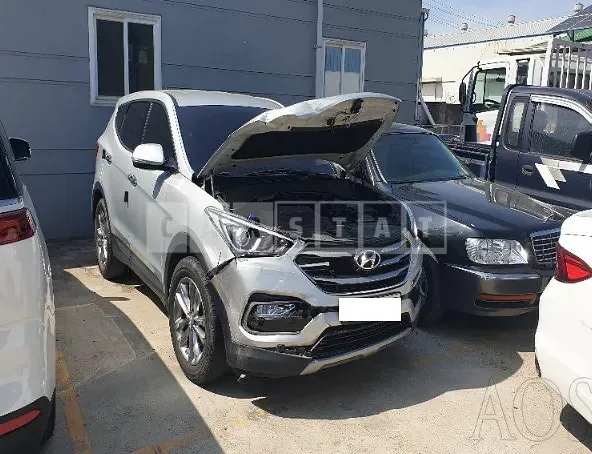 Photo 2 of 10: 2016 Hyundai Santa Fe, VIN KMHSU81UBGU589021 — Korean insurance auction