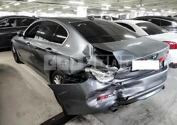 Photo 2 of 10: 2018 BMW 530i, VIN WBAJD3100JWC99075 — Korean insurance auction