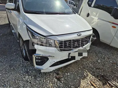 Photo 1 of 9: 2018 Kia Carnivals — Korean insurance auction