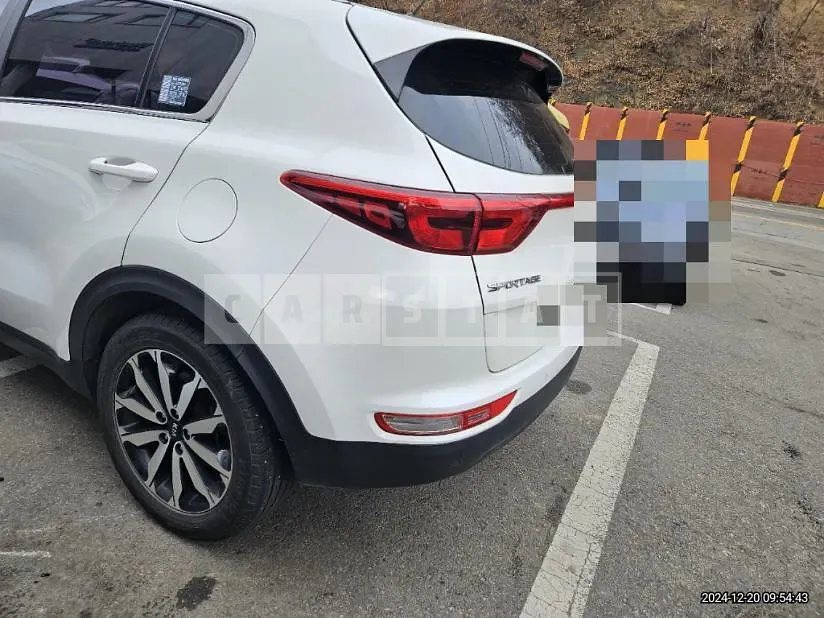 Photo 2 of 27: 2017 Kia Sportage — Korean insurance auction