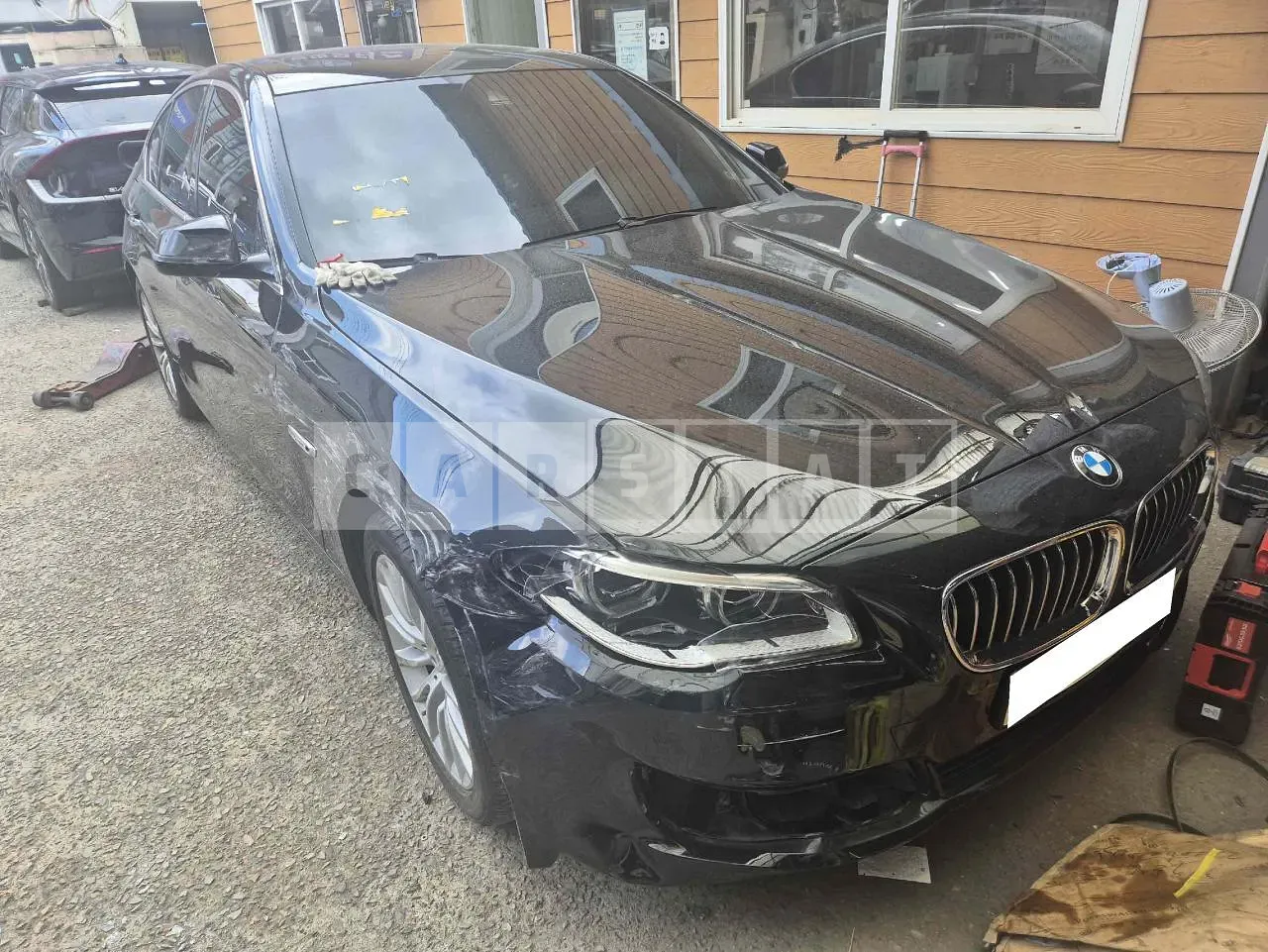 Photo 2 of 5: 2016 BMW 520d xDrive, VIN WBA5E7108GG563553 — Korean insurance auction