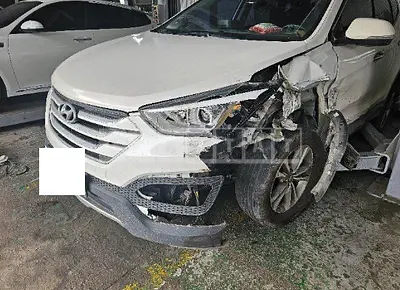 Photo 1 of 7: 2015 Hyundai Santa Fe, VIN KMHSW81UBFU518598 — Korean insurance auction