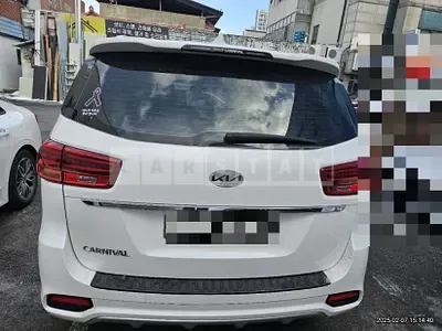 Photo 1 of 25: 2018 Kia Carnivals — Korean insurance auction