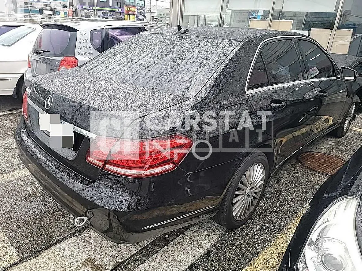 Photo 2 of 28: 2014 Mercedes-Benz E200 — Korean insurance auction