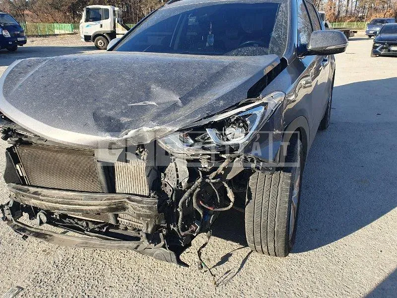 Photo 2 of 20: 2015 Hyundai Santa Fe DM — Korean insurance auction