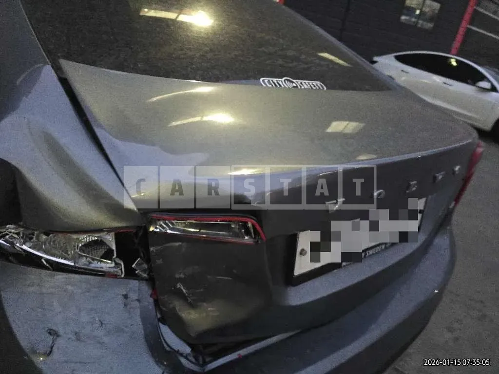 Photo 2 of 32: 2015 Volvo S60CCD4 — Korean insurance auction