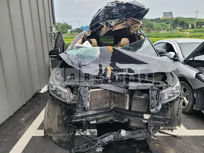 Photo 1 of 11: 2020 Kia Carnivals, VIN KNAME81ABLS644435 — Korean insurance auction