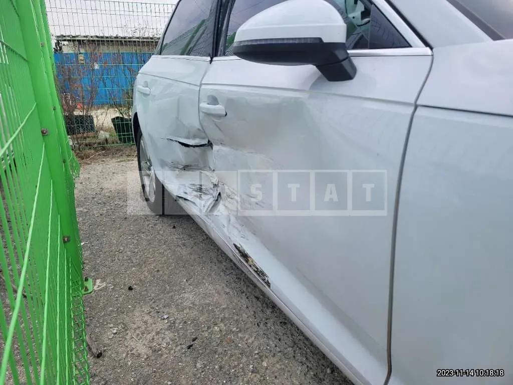 Photo 2 of 21: 2018 Audi A4 30 TDI, VIN WAUZZZF43JA167621 — Korean insurance auction
