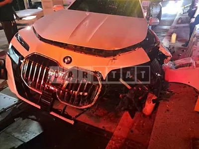 Photo 1 of 25: 2023 BMW 740i — Korean insurance auction