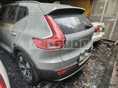 Photo 1 of 18: 2024 Volvo XC40B4 AWD — Korean insurance auction