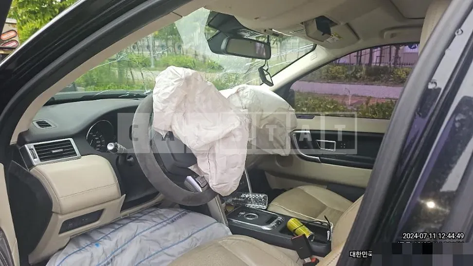 Photo 2 of 18: 2015 Land Rover Discovery Sport 2.2d — Korean insurance auction