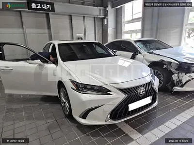 2023 Lexus ES300h