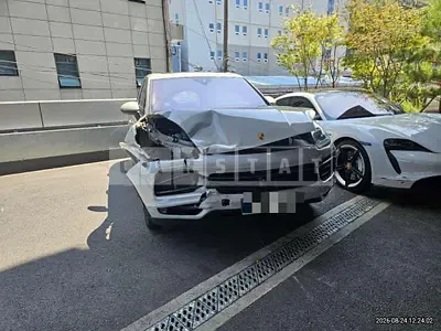 Photo 1 of 9: 2023 Porsche Cayenne — Korean insurance auction