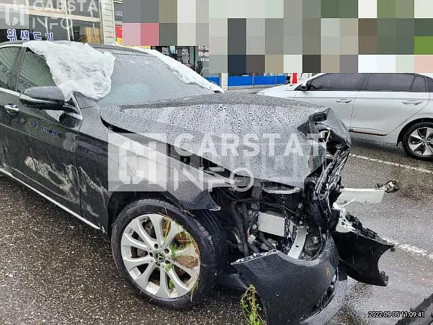 Photo 2 of 40: 2019 Mercedes-Benz E300 4Matic — Korean insurance auction