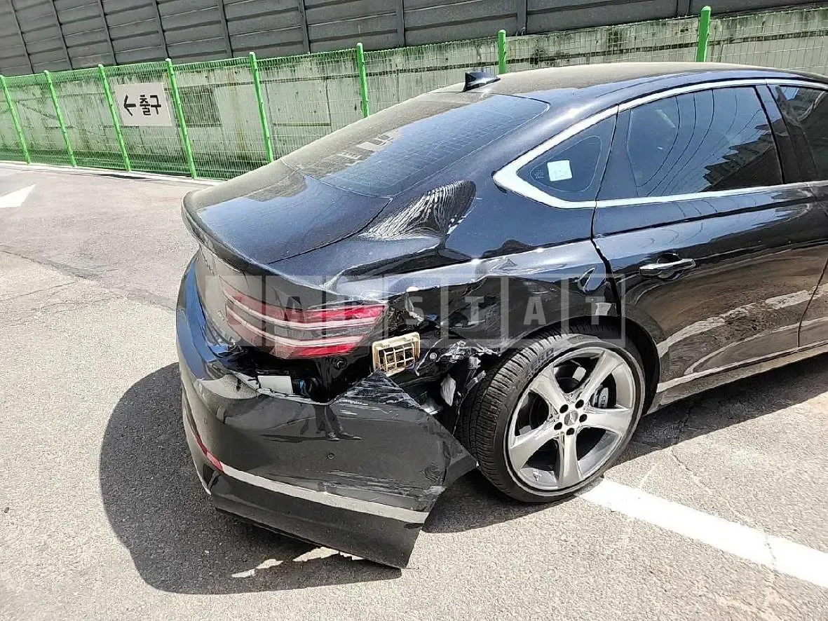 Photo 2 of 10: 2022 Genesis G80 2.5T — Korean insurance auction