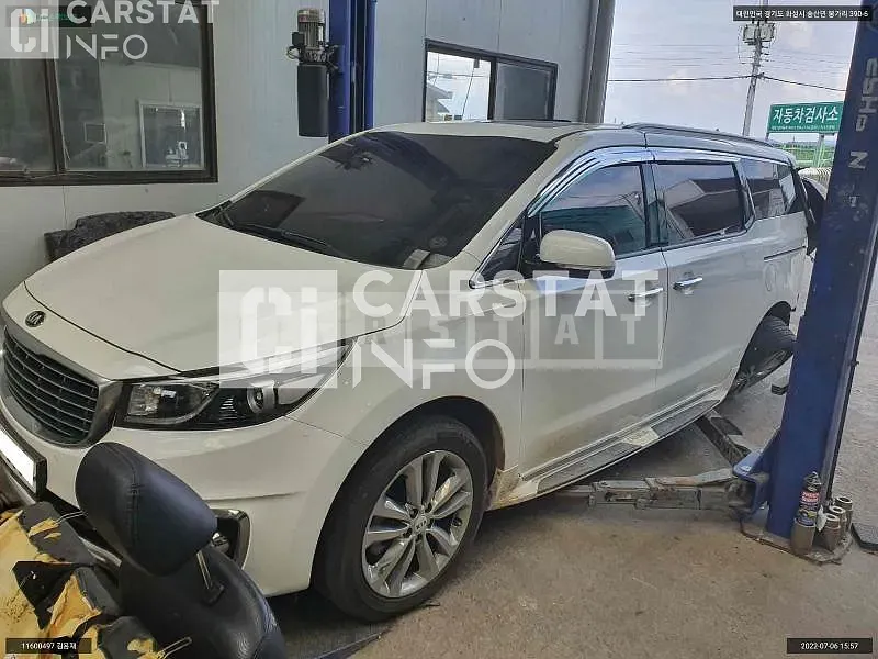 Photo 2 of 7: 2017 Kia Carnival, VIN KNAMC81ABHS325653 — Korean insurance auction