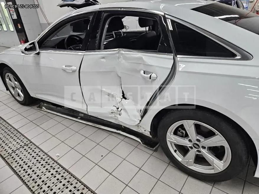 Photo 2 of 12: 2021 Audi A6 45 TFSI — Korean insurance auction