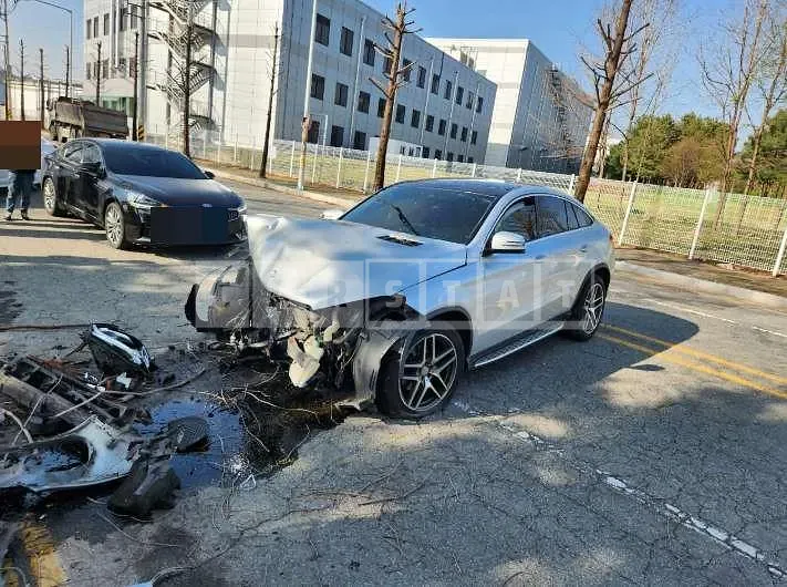 Photo 2 of 13: 2017 Mercedes-Benz GLE350 d 4Matic Coupe — Korean insurance auction