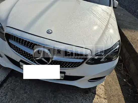 Photo 2 of 22: 2015 Mercedes-Benz E 200 — Korean insurance auction