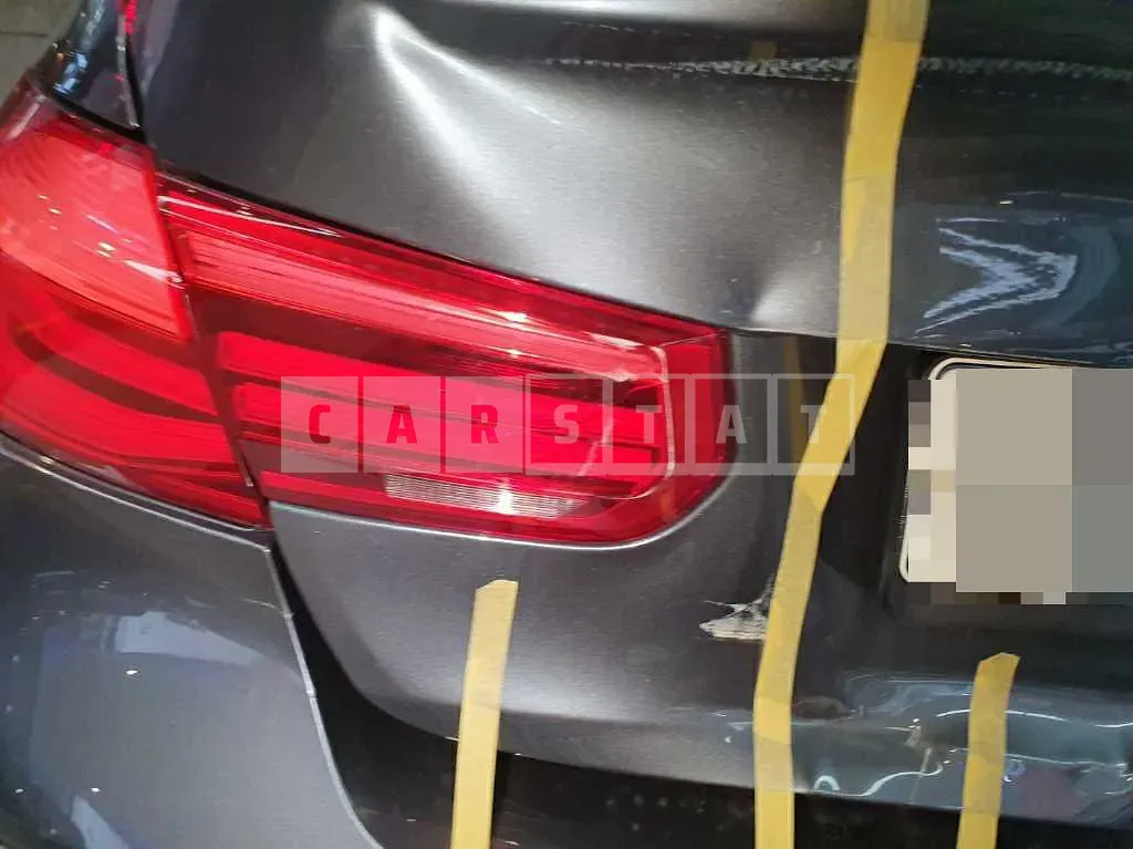 Photo 2 of 30: 2017 BMW 330i — Korean insurance auction