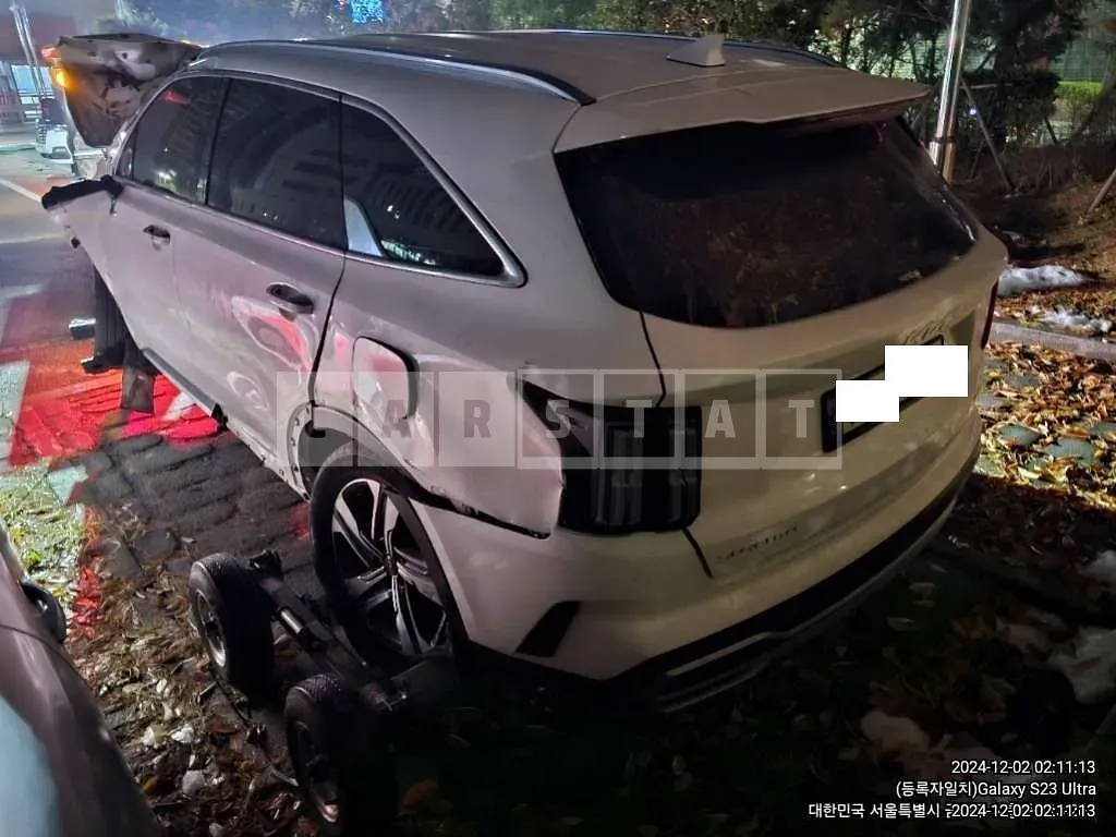 Photo 2 of 20: 2023 Kia Sorento — Korean insurance auction