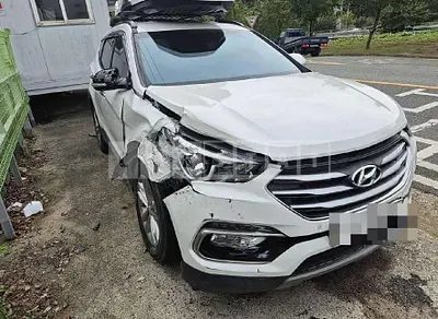 Photo 1 of 11: 2017 Hyundai Santa Fe DM — Korean insurance auction