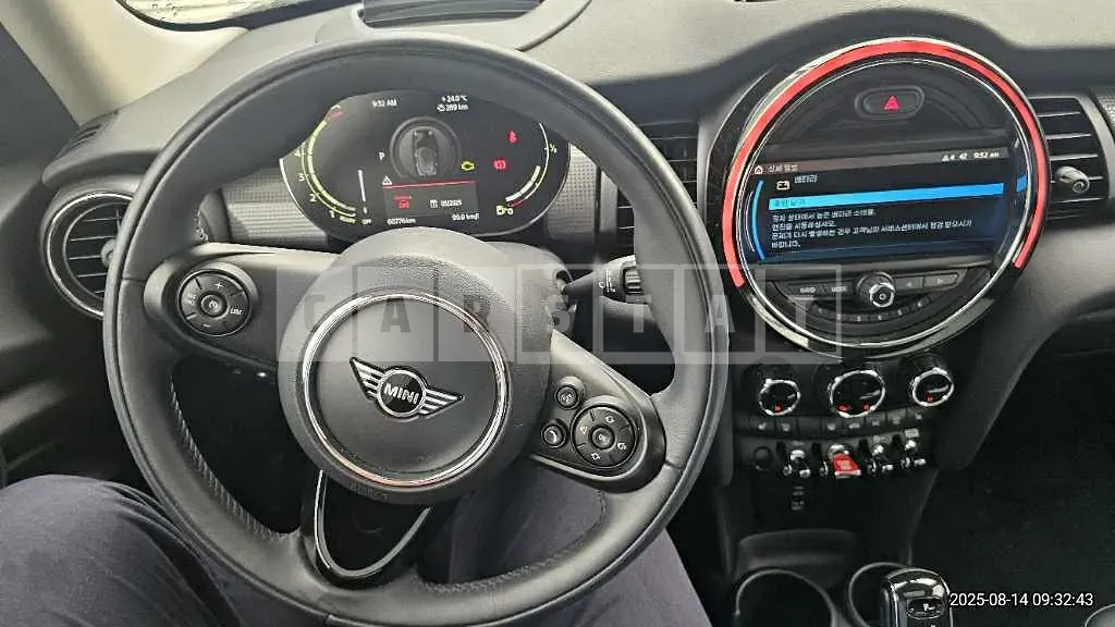 Photo 2 of 10: 2021 MINI Cooper Five-Door — Korean insurance auction
