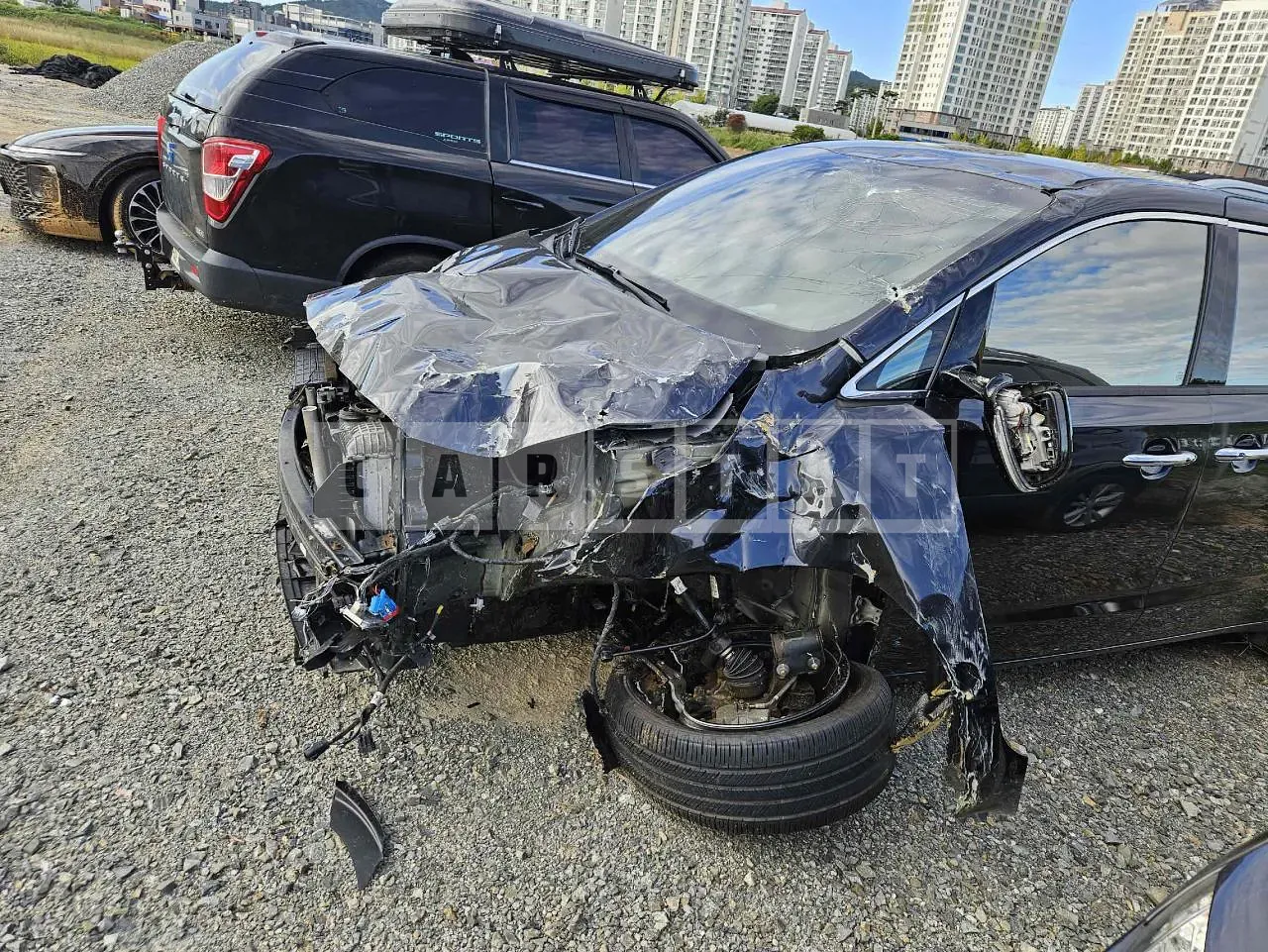 Photo 2 of 9: 2018 Kia Carnival, VIN KNAME81ABKS516185 — Korean insurance auction