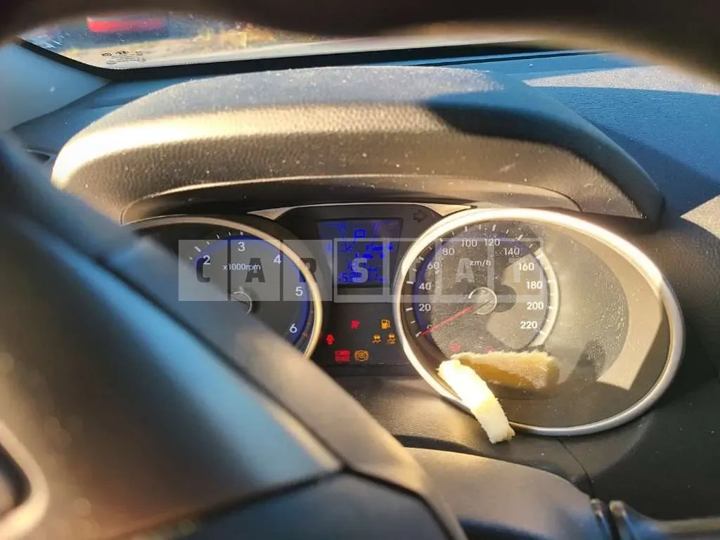 Photo 2 of 17: 2015 Hyundai Tucson, VIN KMHJT81VBFU963194 — Korean insurance auction