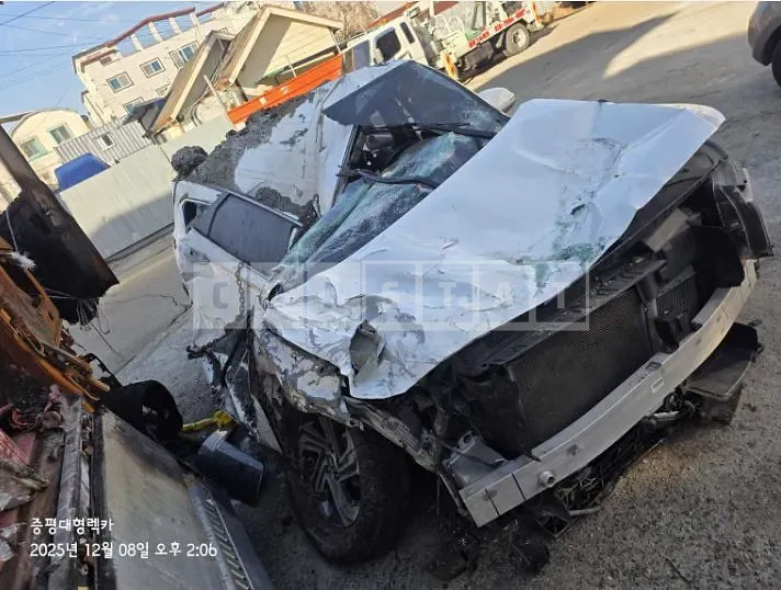 Photo 2 of 4: 2021 Hyundai Santa Fe TM — Korean insurance auction