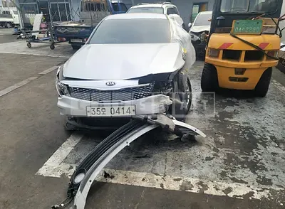 Photo 1 of 17: 2017 Kia K5, VIN KNAGT416BHA116226 — Korean insurance auction