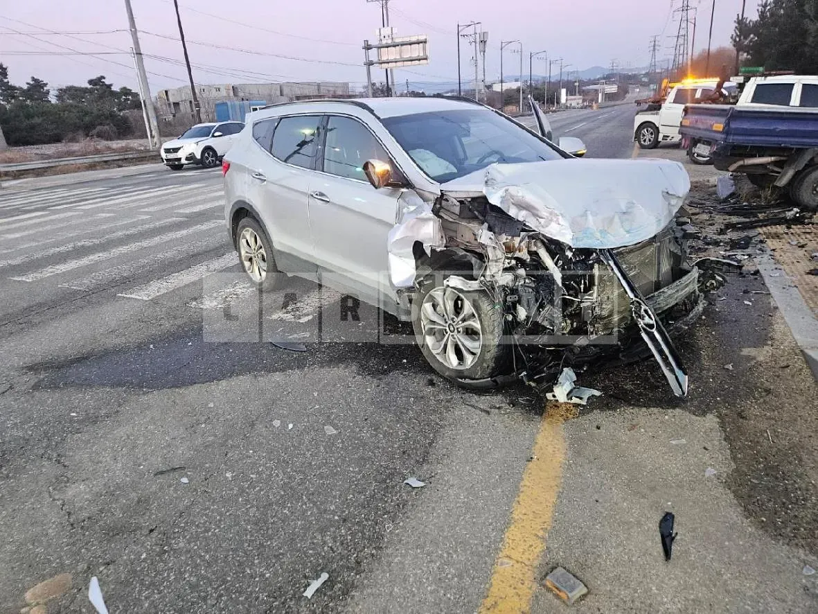 Photo 2 of 10: 2015 Hyundai Santa Fe DM 4WD — Korean insurance auction