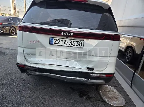 Photo 2 of 27: 2023 Kia Carnival — Korean insurance auction