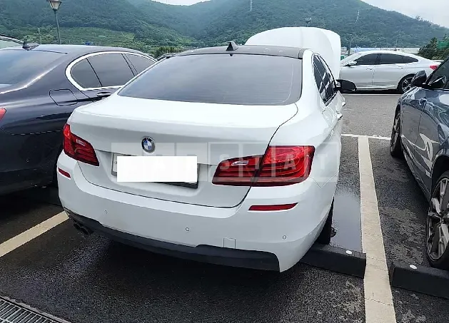 Photo 2 of 15: 2016 BMW 520d, VIN WBA5E5100GG208770 — Korean insurance auction