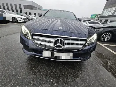 Photo 1 of 13: 2018 Mercedes-Benz E220 d 4Matic — Korean insurance auction