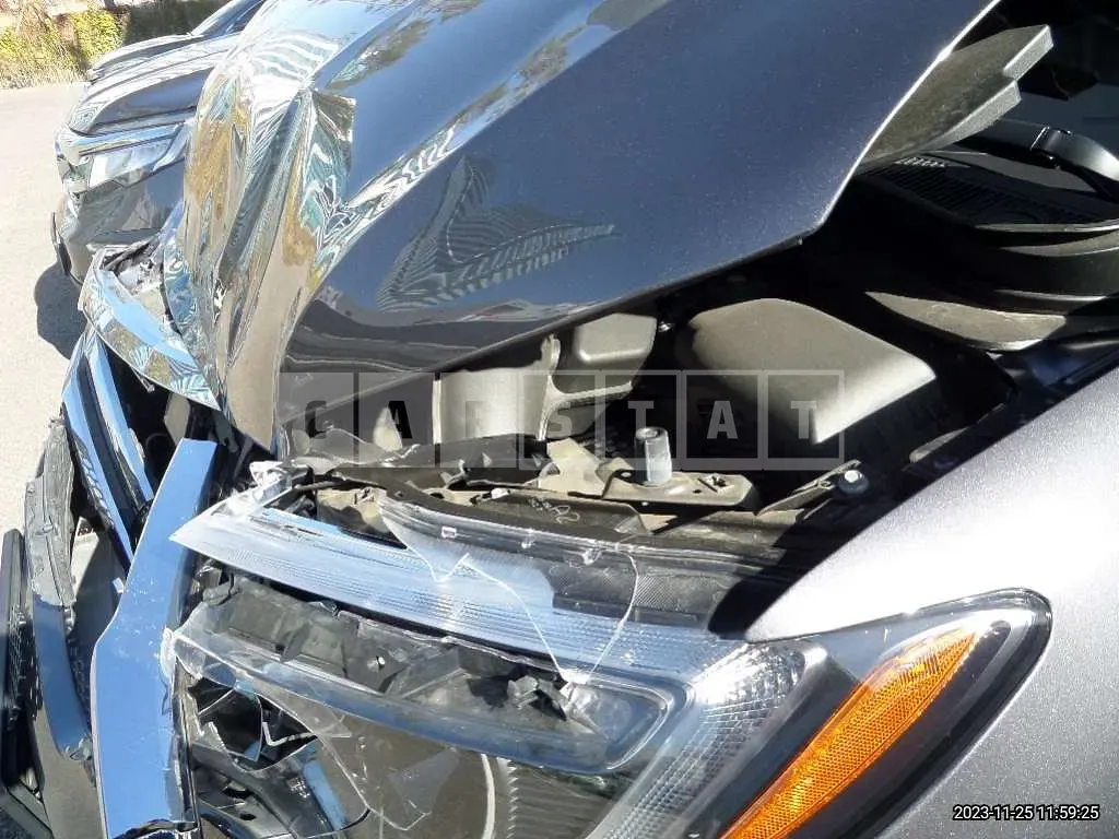 Photo 2 of 11: 2017 Honda Pilot, VIN 5FNYF6850HB201485 — Korean insurance auction