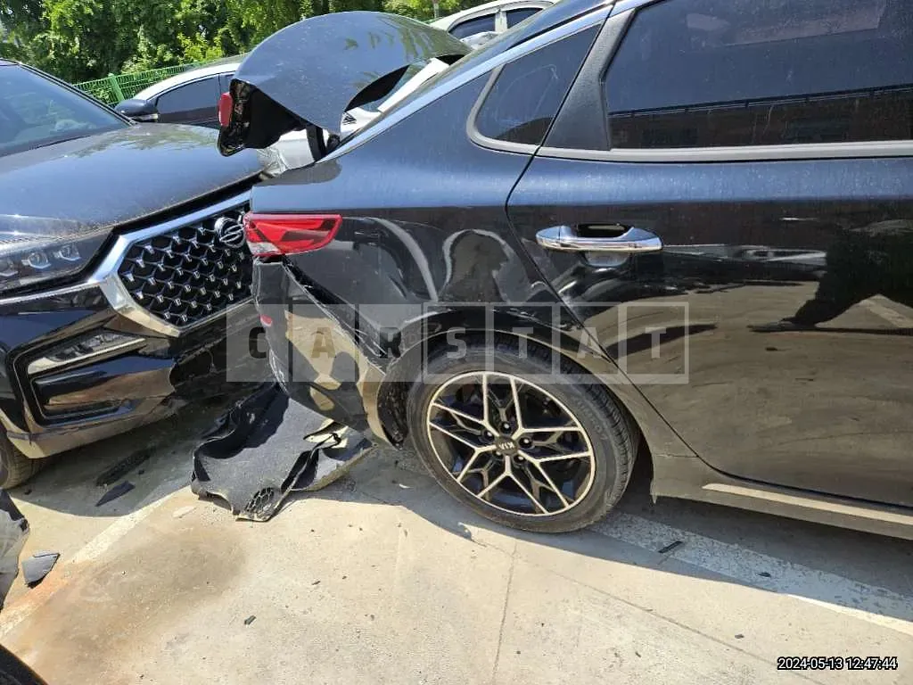 Photo 2 of 19: 2019 Kia K5 — Korean insurance auction