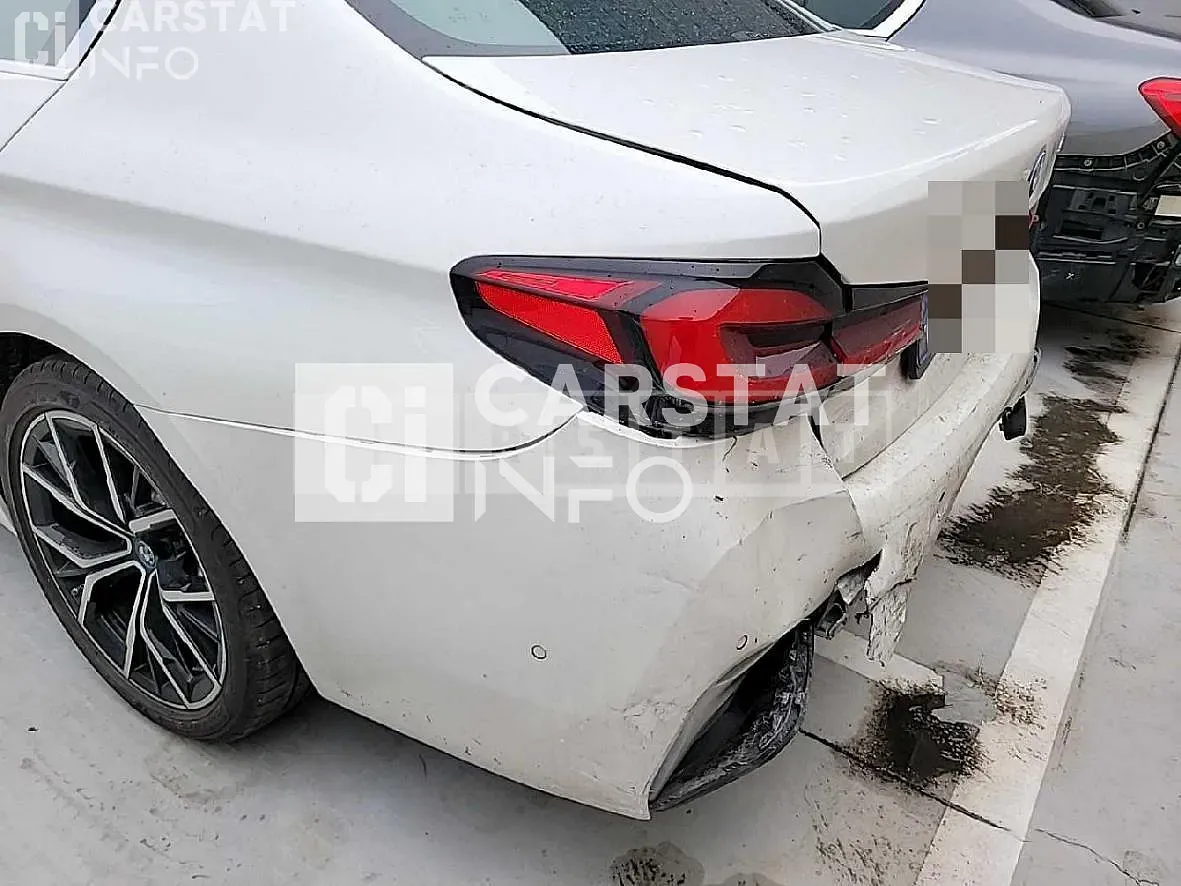 Photo 2 of 19: 2022 BMW 530e — Korean insurance auction