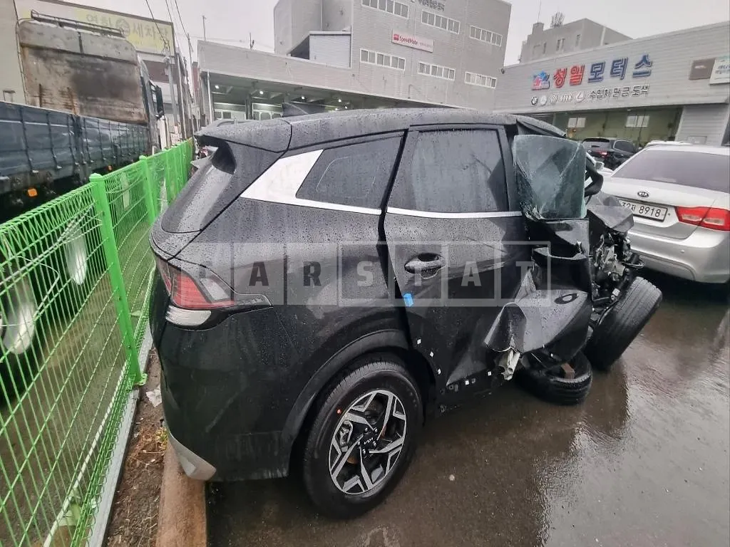 Photo 2 of 15: 2024 Kia Sportage, VIN KNAPV81CBRK228067 — Korean insurance auction