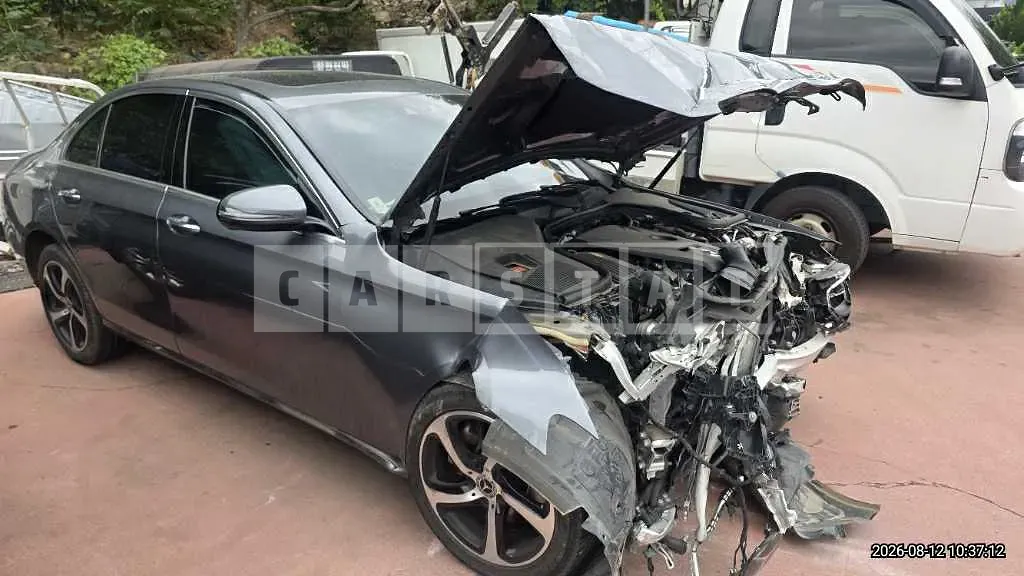 Photo 2 of 6: 2021 Mercedes-Benz E250 — Korean insurance auction
