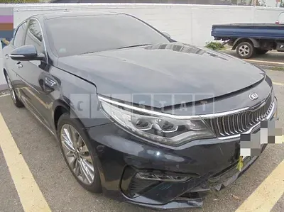 Photo 1 of 19: 2018 Kia K5 — Korean insurance auction