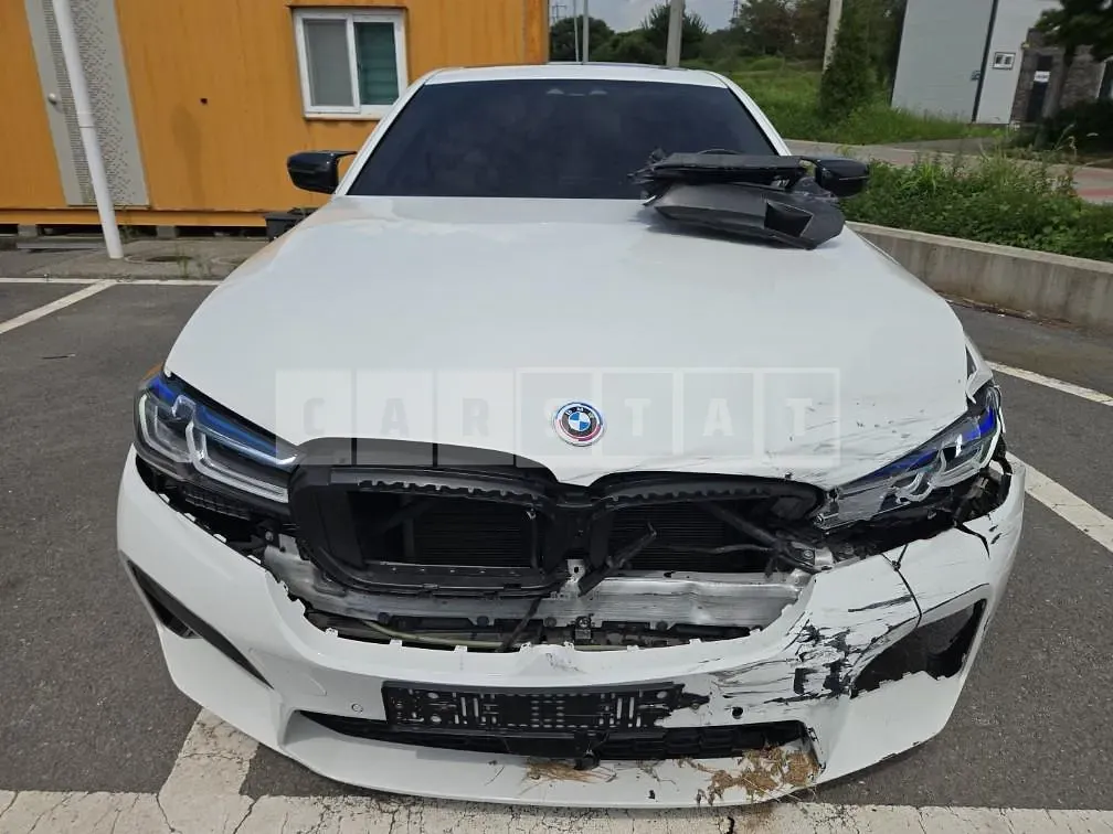 Photo 2 of 20: 2018 BMW 520i, VIN WBAJK7100JBP70627 — Korean insurance auction