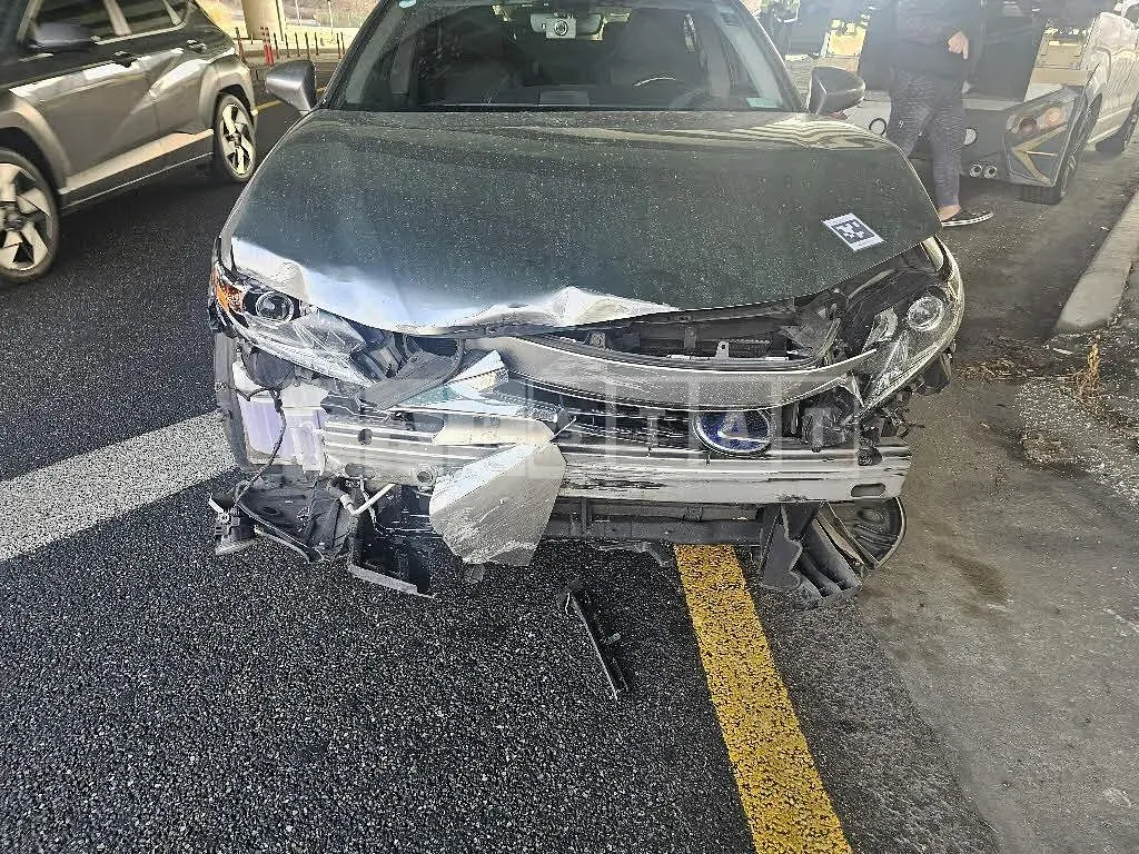 Photo 2 of 8: 2017 Lexus ES300h, VIN JTHBW1GG5H2164214 — Korean insurance auction