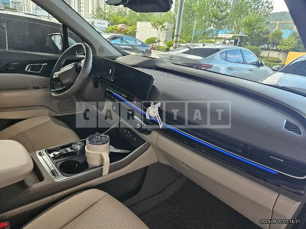 Photo 2 of 17: 2025 Kia Carnivals — Korean insurance auction